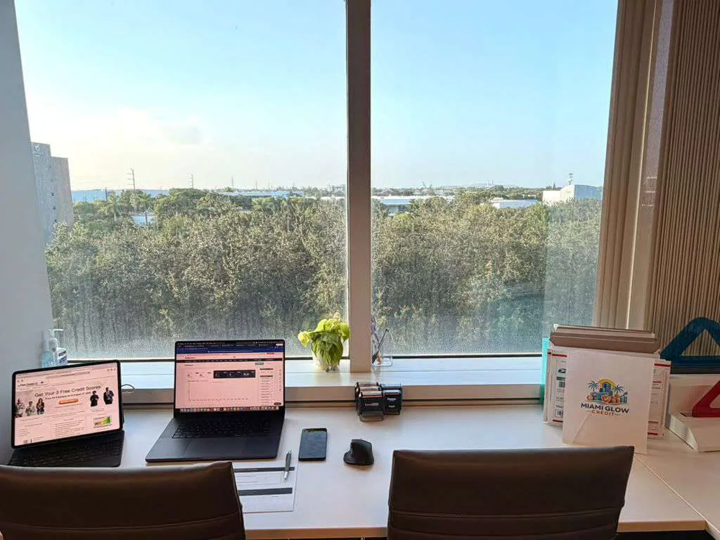 Oficina de Miami Glow Credit en Doral, Florida